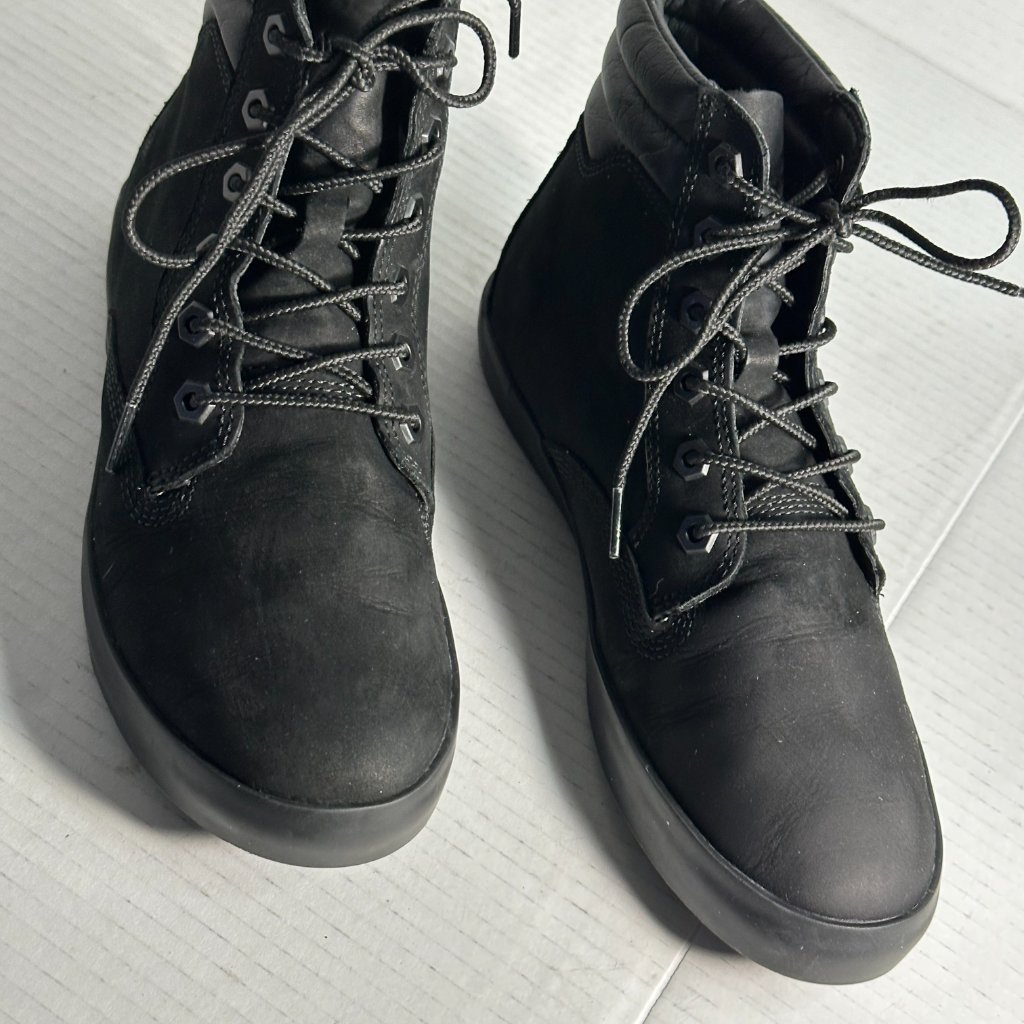 Womens Size 8 Black Timberland 6" Boots
